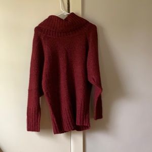 2 women’s sweaters
